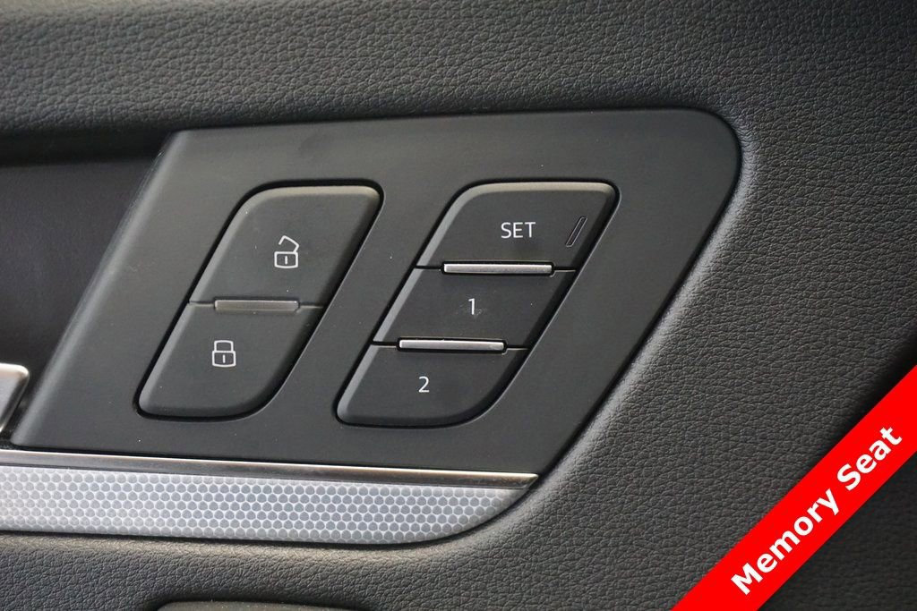 Used 2024 Audi Q5 2.0T Prestige w/ Prestige Package image 6