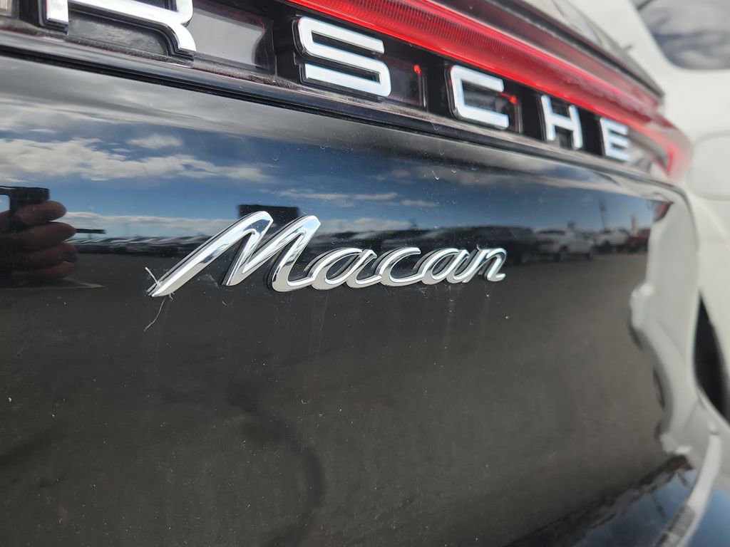 Used 2024 Porsche Macan AWD/4WD image 27