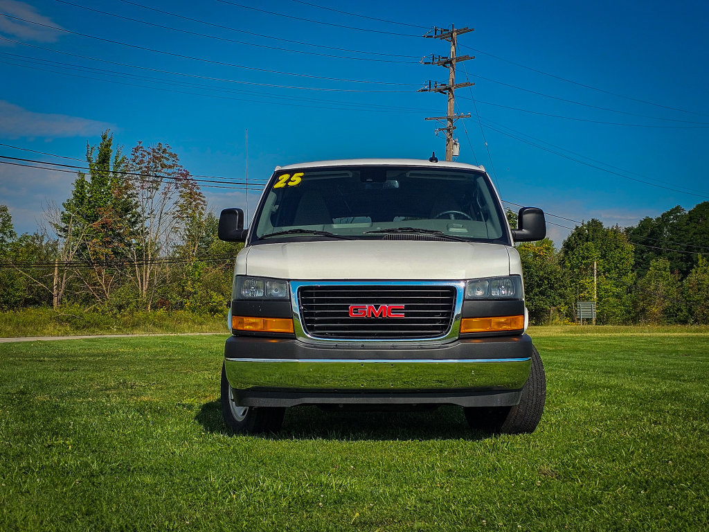 Used 2025 GMC Savana 3500 LT w/ LT Preferred Equipment Group RWD image 9