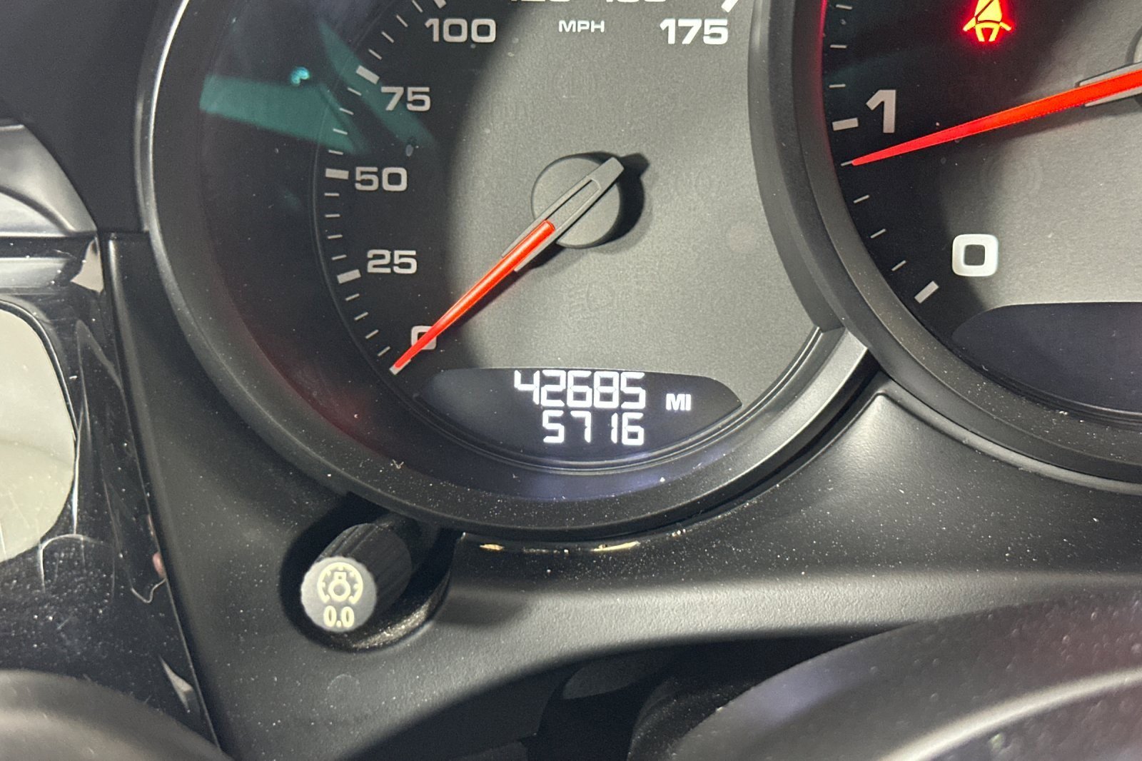 Used 2018 Porsche Macan AWD/4WD image 23