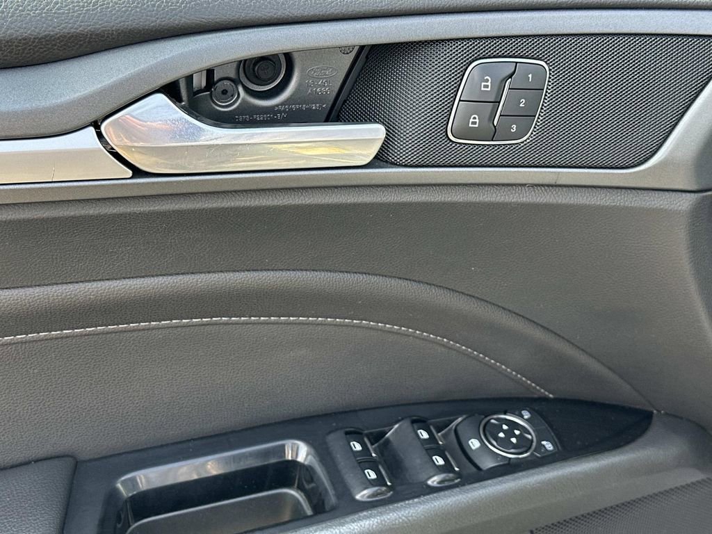 Used 2013 Ford Fusion Titanium FWD image 16