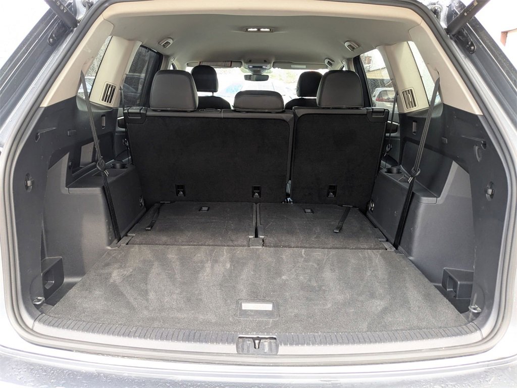 Used 2025 Volkswagen Atlas SE image 29