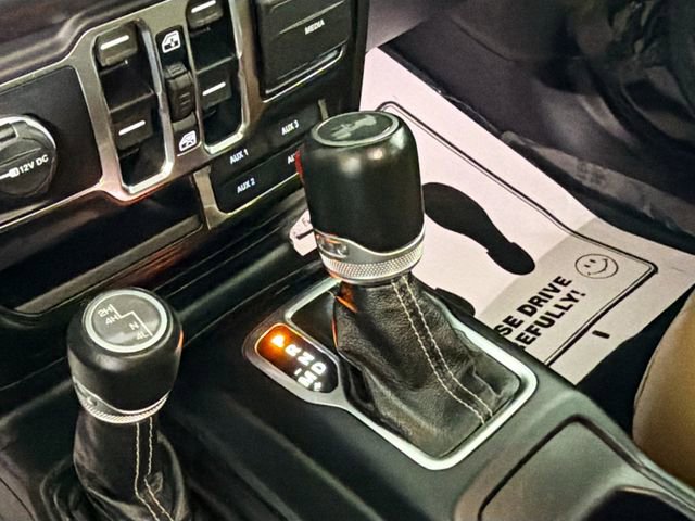 Used 2021 Jeep Wrangler Unlimited Sahara w/ Uconnect 4C Nav & Sound Group image 17