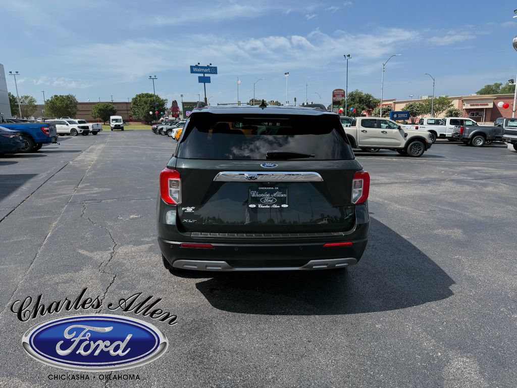 Used 2024 Ford Explorer XLT w/ Equipment Group 202A RWD image 4