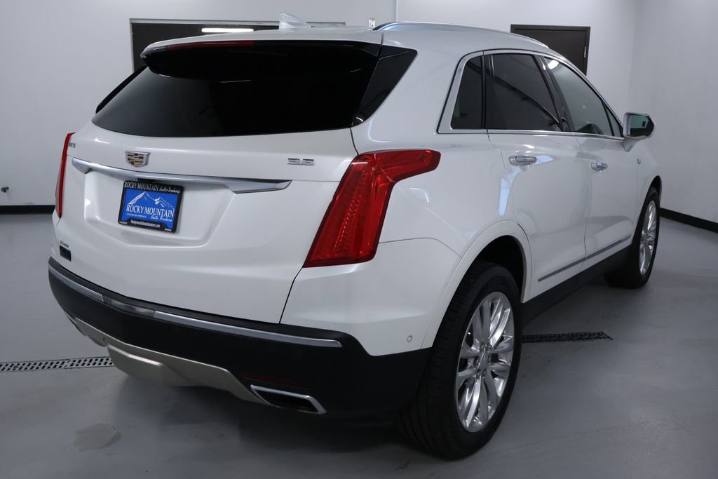 Used 2017 Cadillac XT5 Platinum w/ Driver Assist Package AWD/4WD image 7