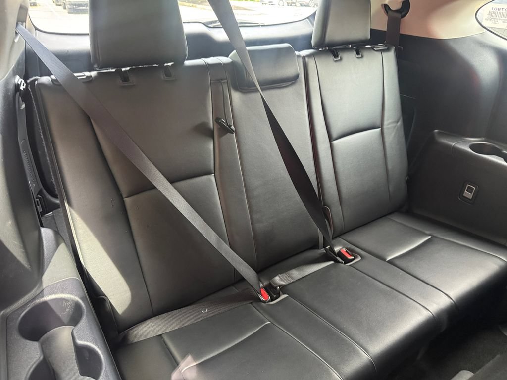 Used 2023 Toyota Highlander XLE AWD/4WD image 26