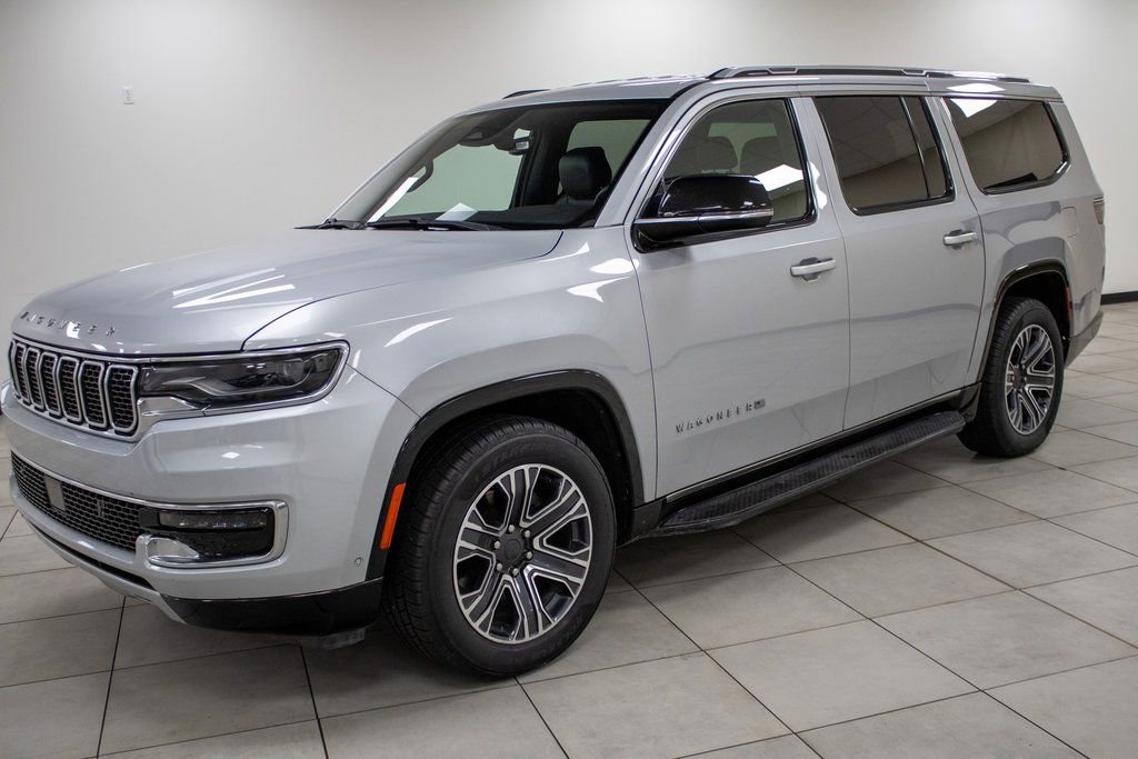 Used 2024 Jeep Wagoneer L Series II w/ Flexible Seating Group image 38