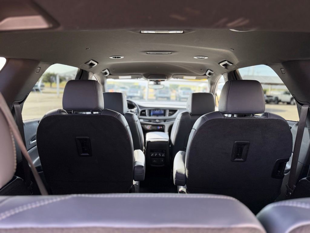 Used 2024 Buick Enclave Premium image 7