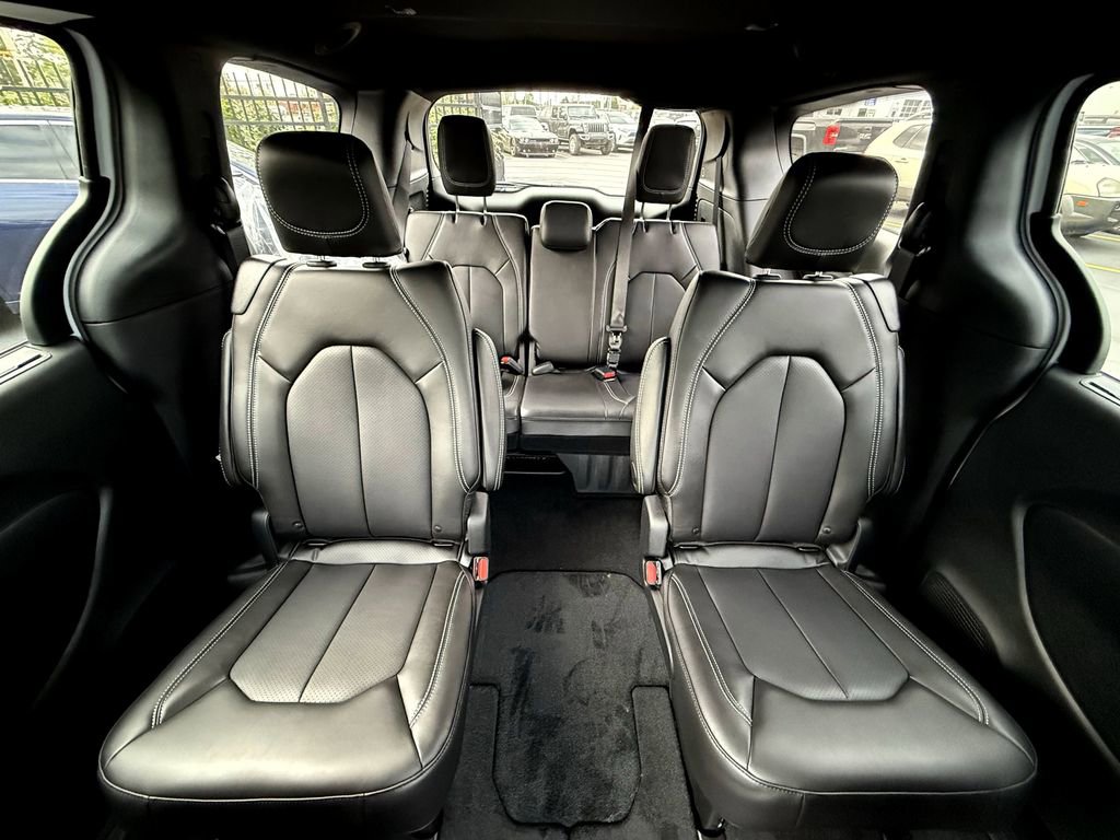New 2026 Chrysler Pacifica Select image 26