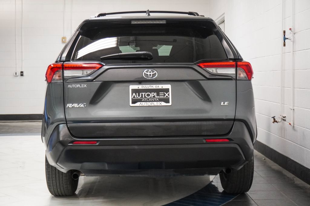 Used 2020 Toyota RAV4 LE image 33