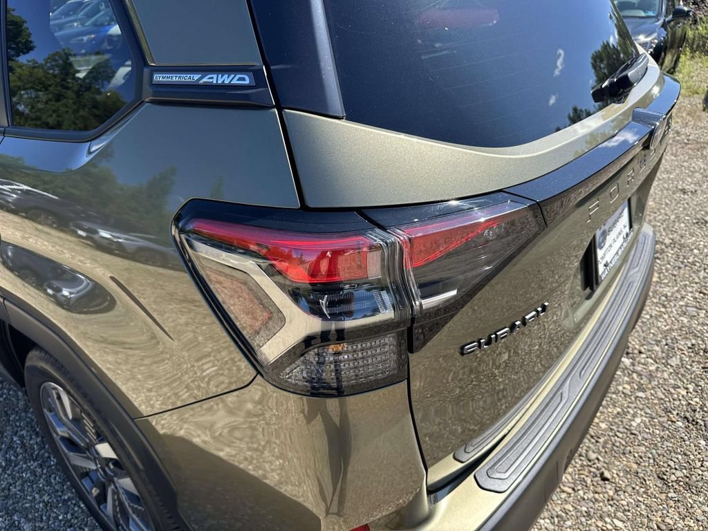 Certified 2025 Subaru Forester Touring AWD/4WD image 8