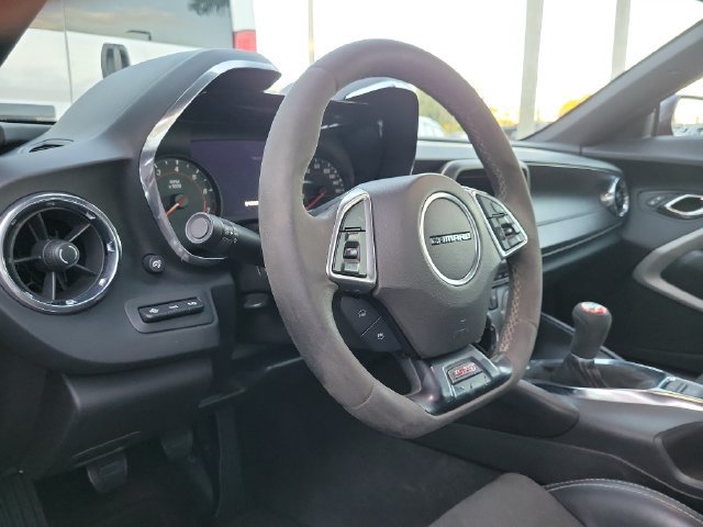 Used 2020 Chevrolet Camaro SS RWD image 8