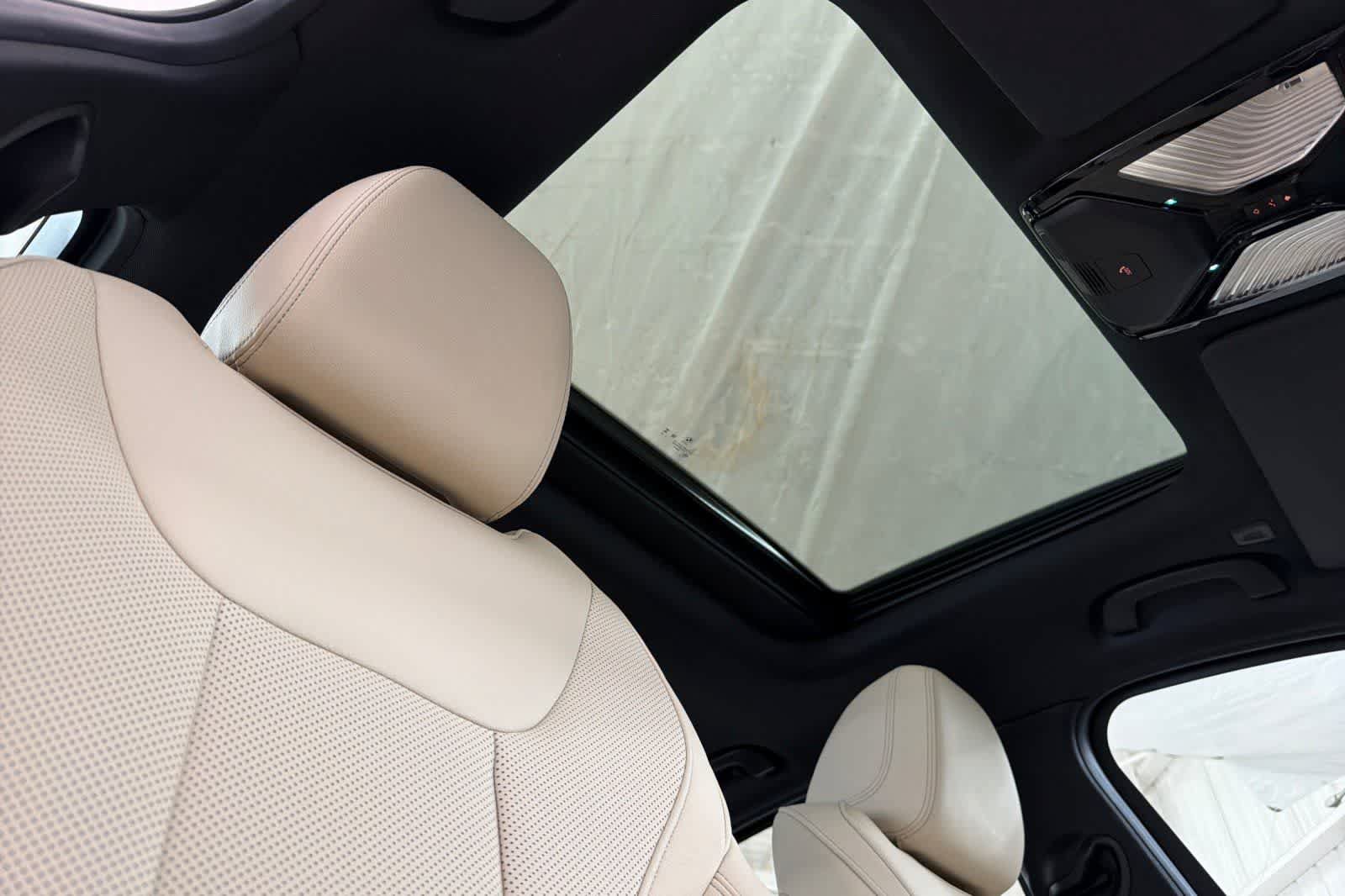Used 2024 BMW 330e w/ Premium Package RWD image 16