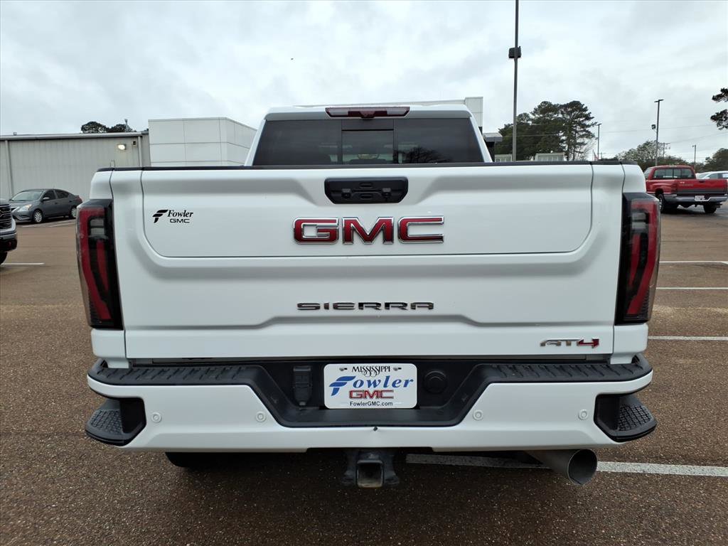 Used 2024 GMC Sierra 2500 AT4 w/ AT4 Premium Plus Package image 4