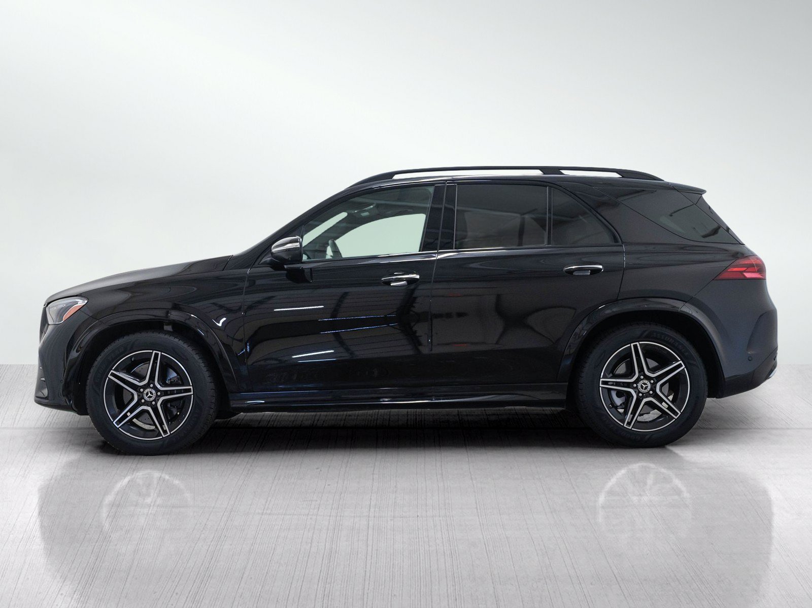 Used 2024 Mercedes-Benz GLE 450 4MATIC image 3
