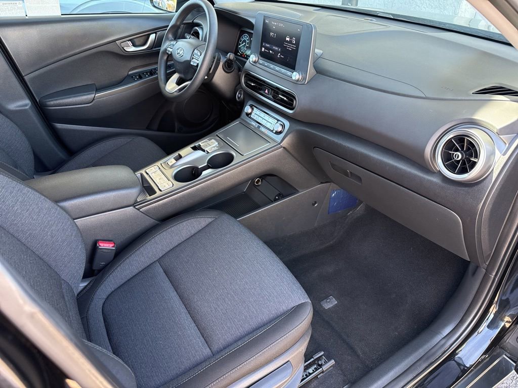 Used 2023 Hyundai Kona SE image 21
