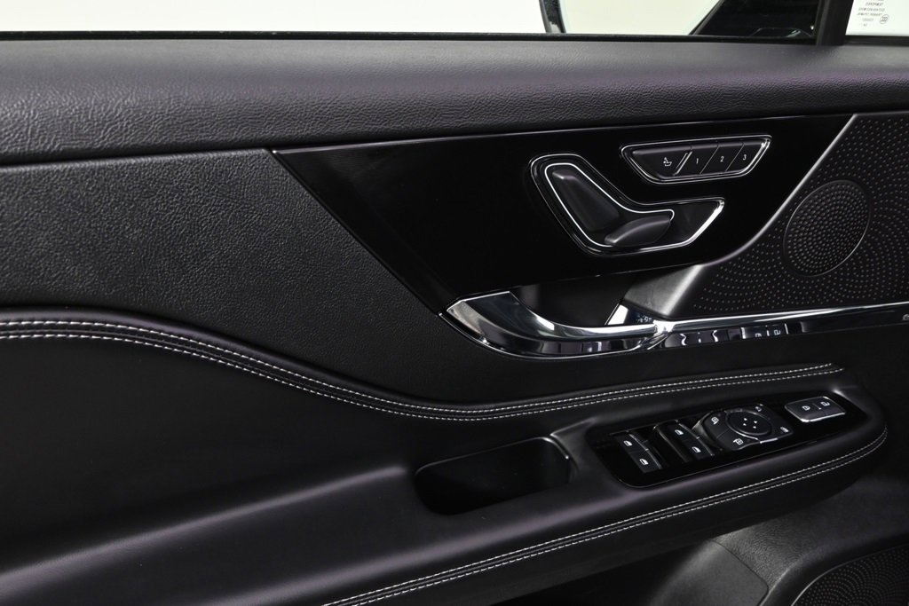 New 2025 Lincoln Corsair Reserve w/ Jet Appearance Package image 21
