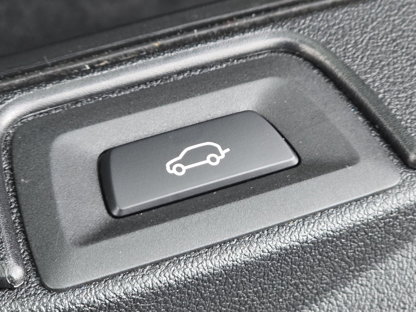 Used 2024 BMW X5 M60i w/ Climate Comfort Package image 28