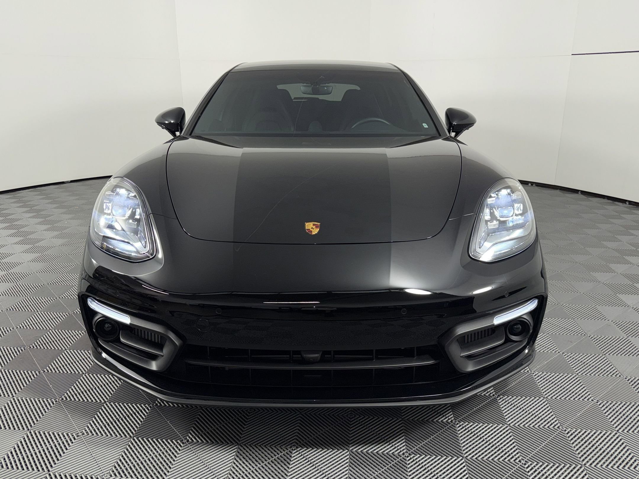 Certified 2023 Porsche Panamera 4 AWD/4WD image 6