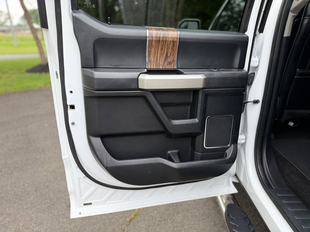 Used 2018 Ford F150 Lariat AWD/4WD image 21