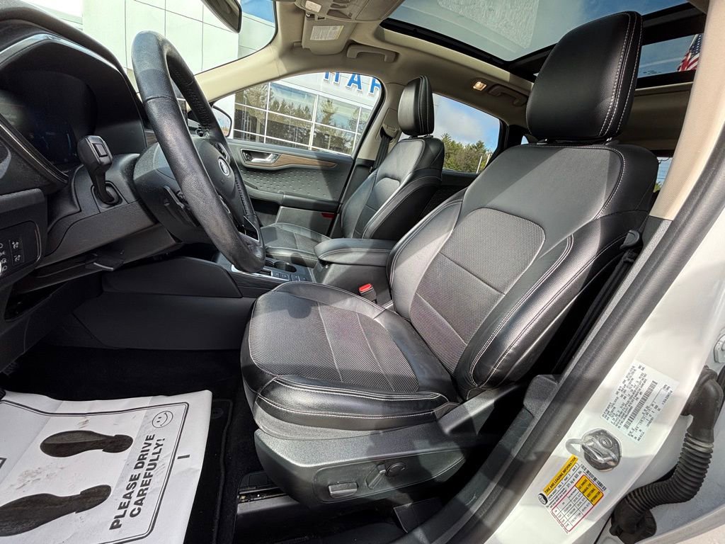 Used 2020 Ford Escape Titanium AWD/4WD image 13