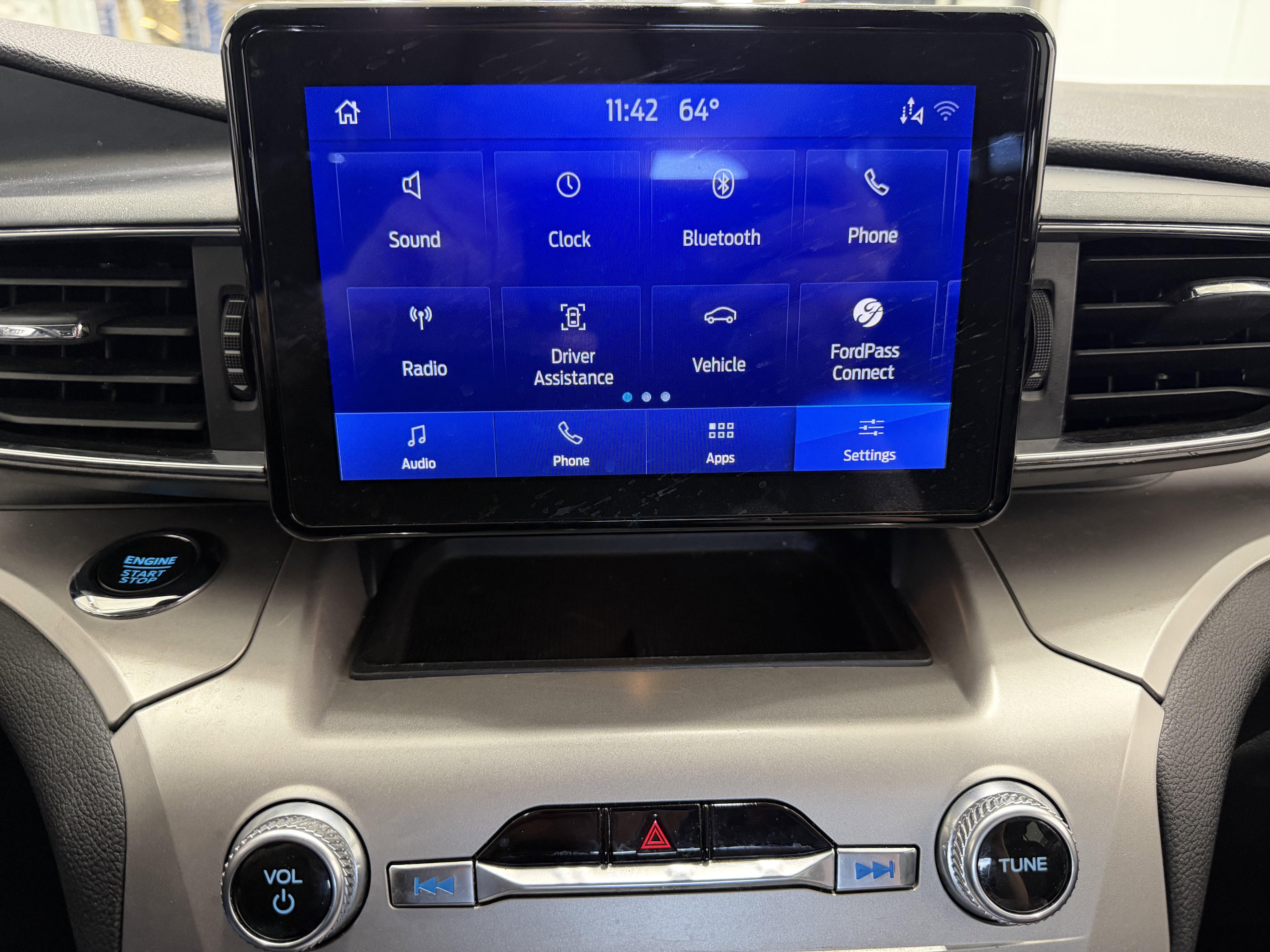Used 2022 Ford Explorer XLT w/ Equipment Group 202A RWD image 16