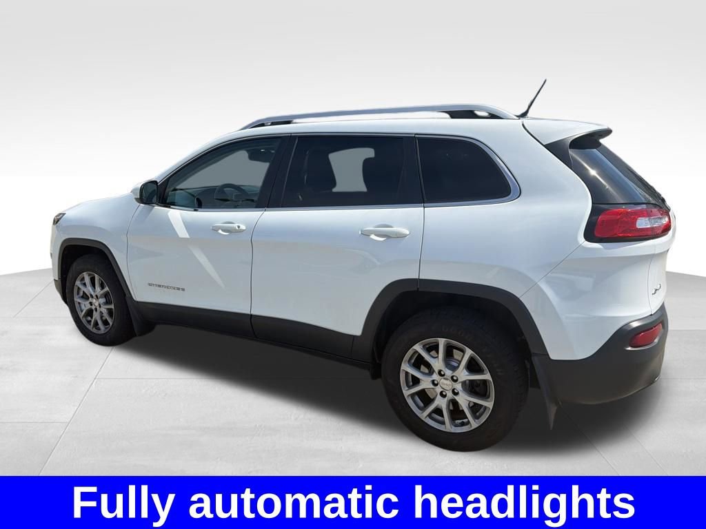 Used 2016 Jeep Cherokee Latitude image 10