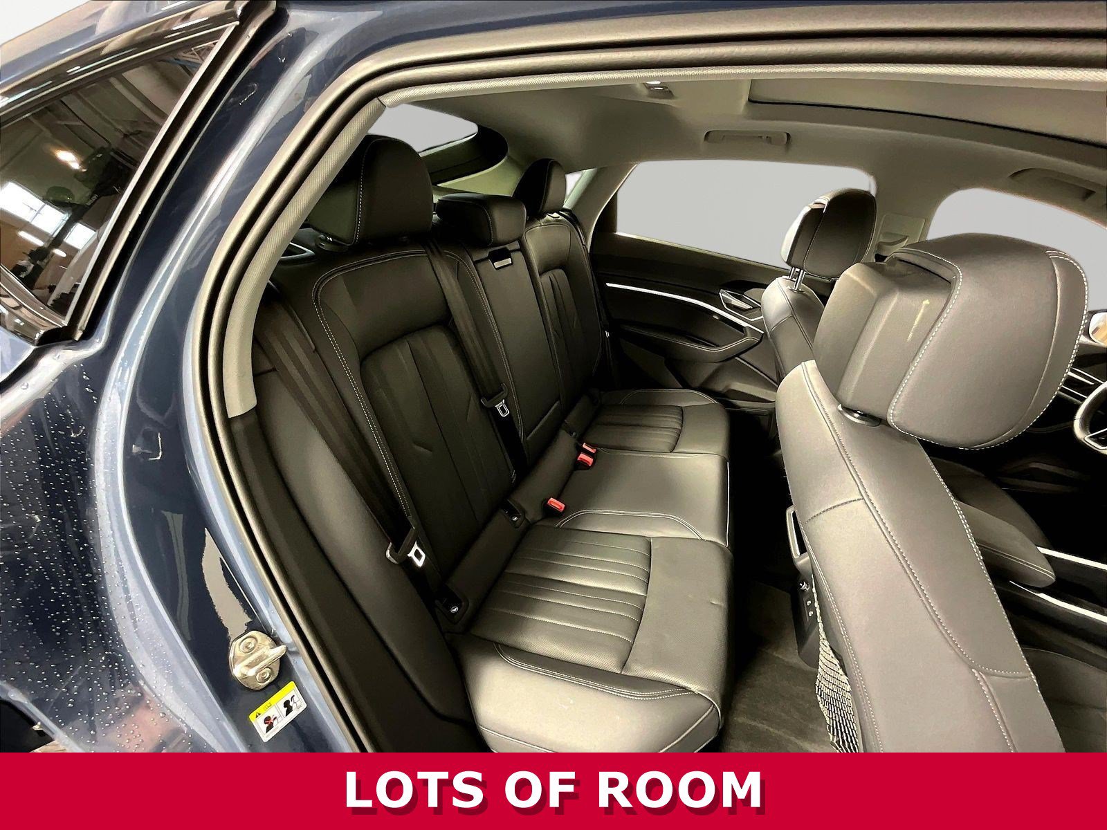 Used 2022 Audi e-tron Premium Plus w/ Premium Plus Package AWD/4WD image 24