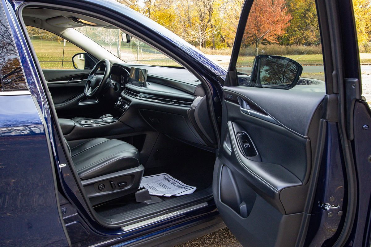 Used 2022 INFINITI QX60 Sensory w/ Cargo Package image 17