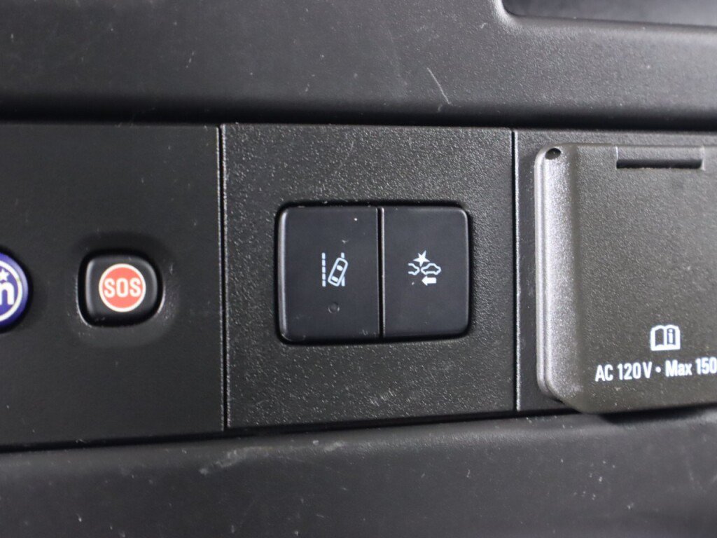 Used 2019 Chevrolet Express 2500 w/ Driver Convenience Package RWD image 23