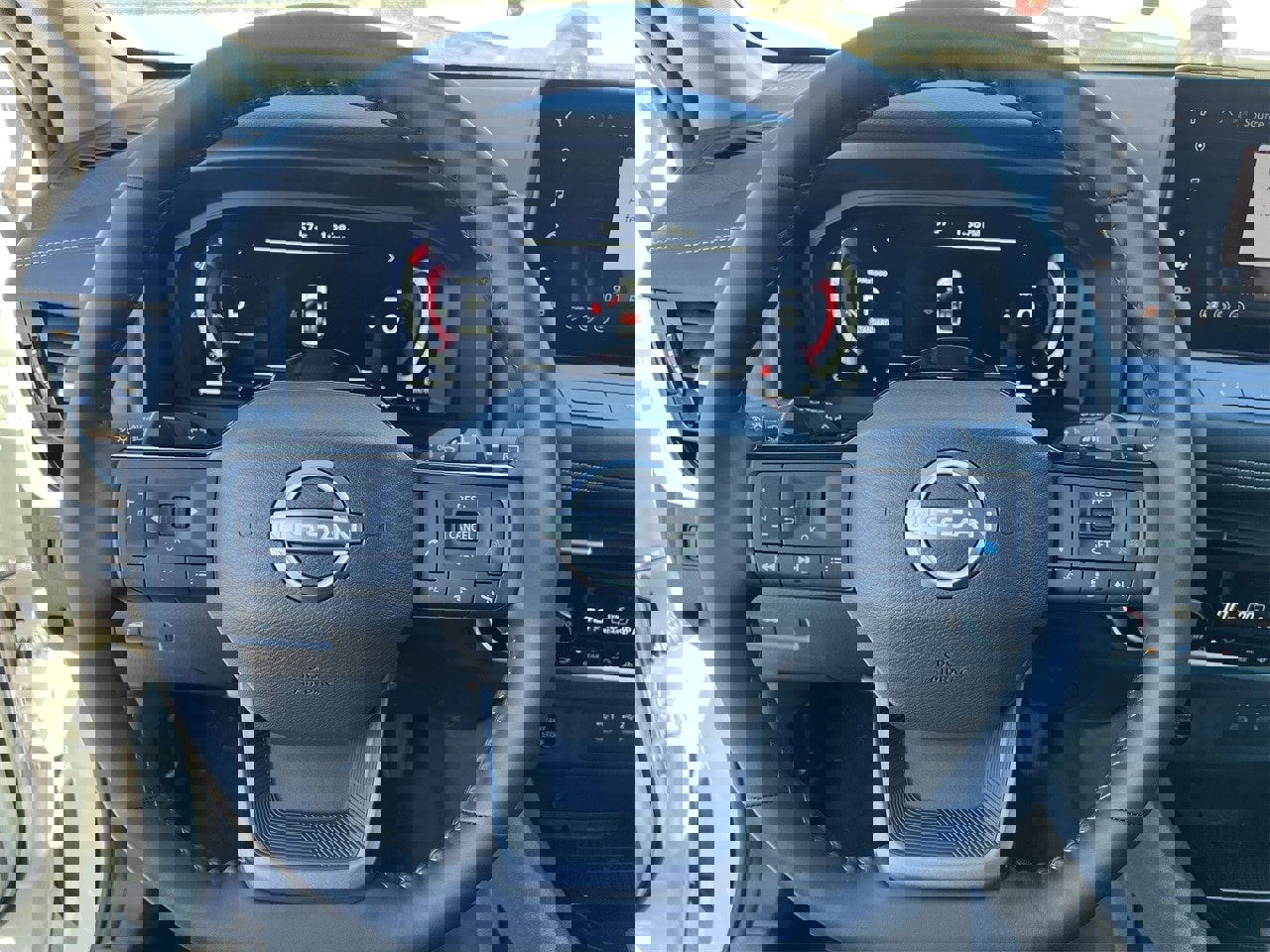 Certified 2025 Nissan Rogue SL w/ Tech Package image 10