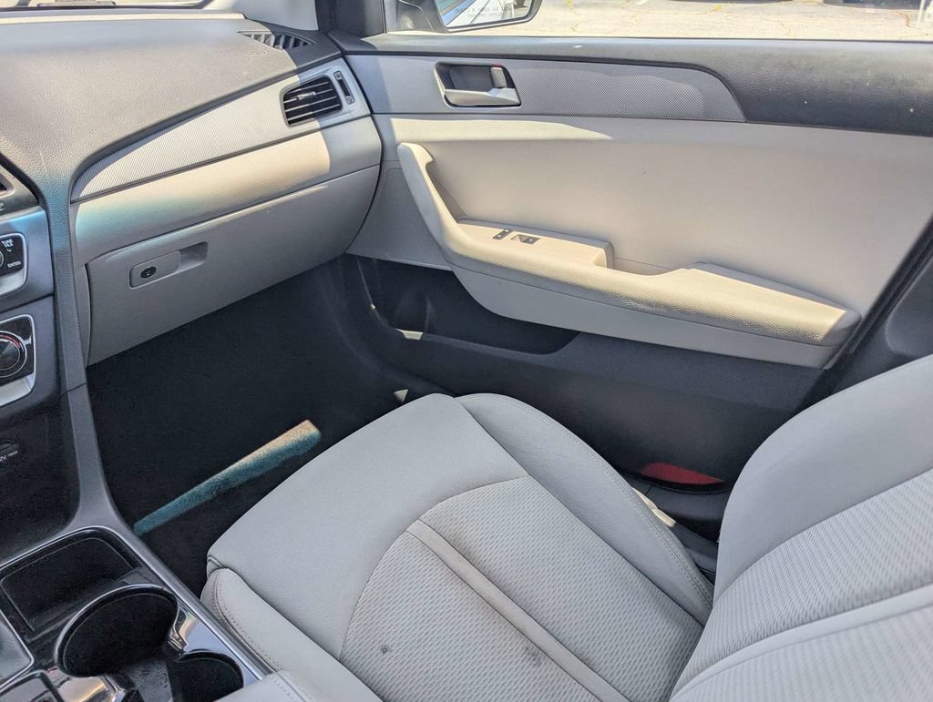 Used 2019 Hyundai Sonata SE FWD image 16