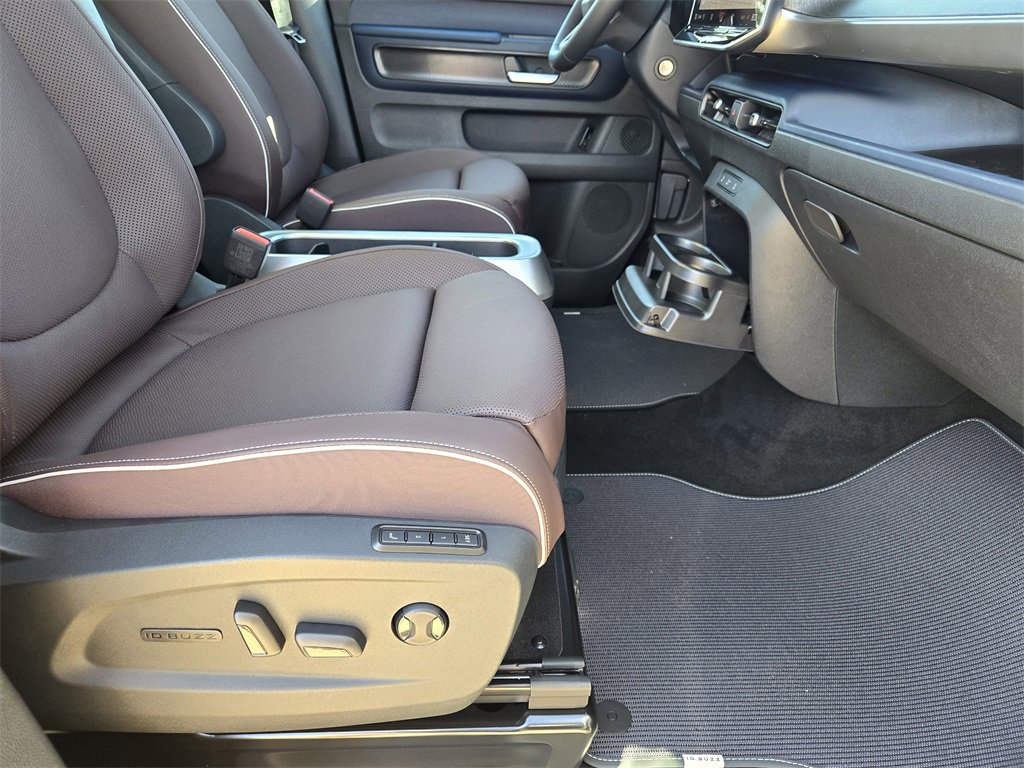 New 2025 Volkswagen ID. Buzz Pro S Plus image 11