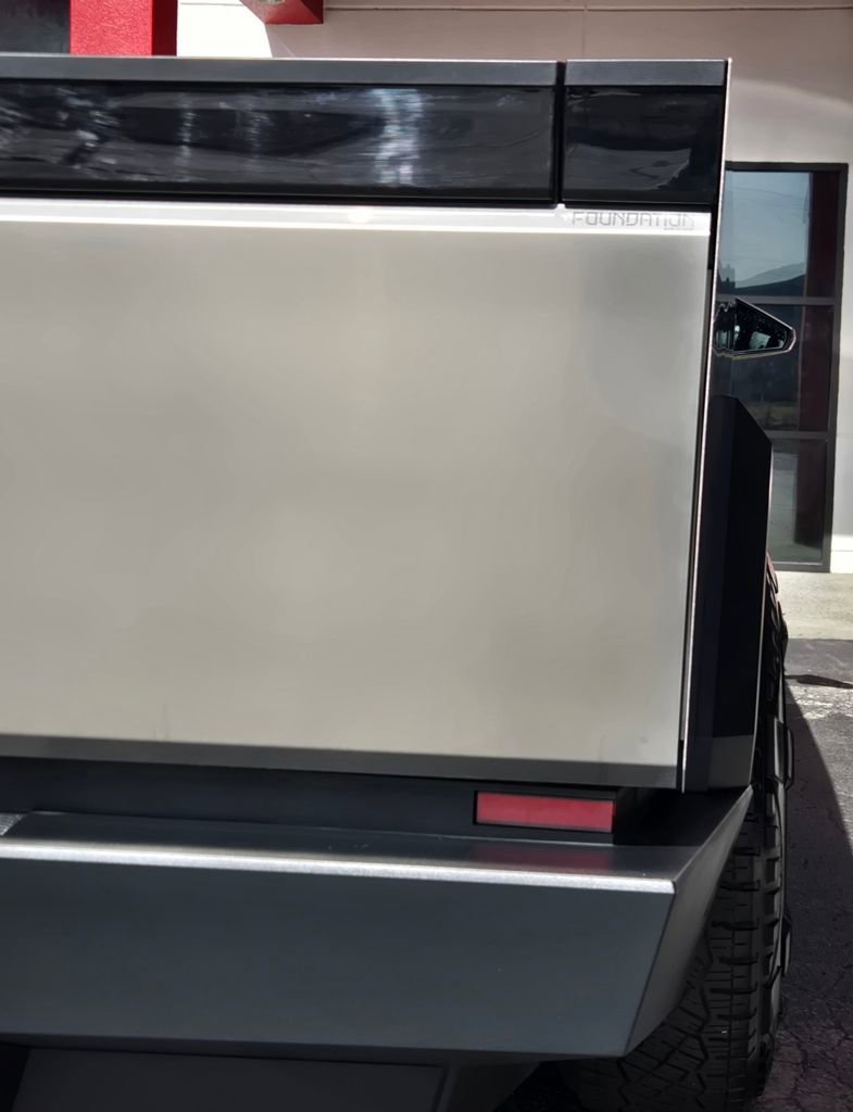 Used 2024 Tesla Cybertruck AWD Crew Cab image 9