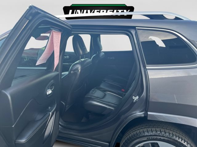 Used 2019 Jeep Cherokee Overland w/ Technology Group AWD/4WD image 9