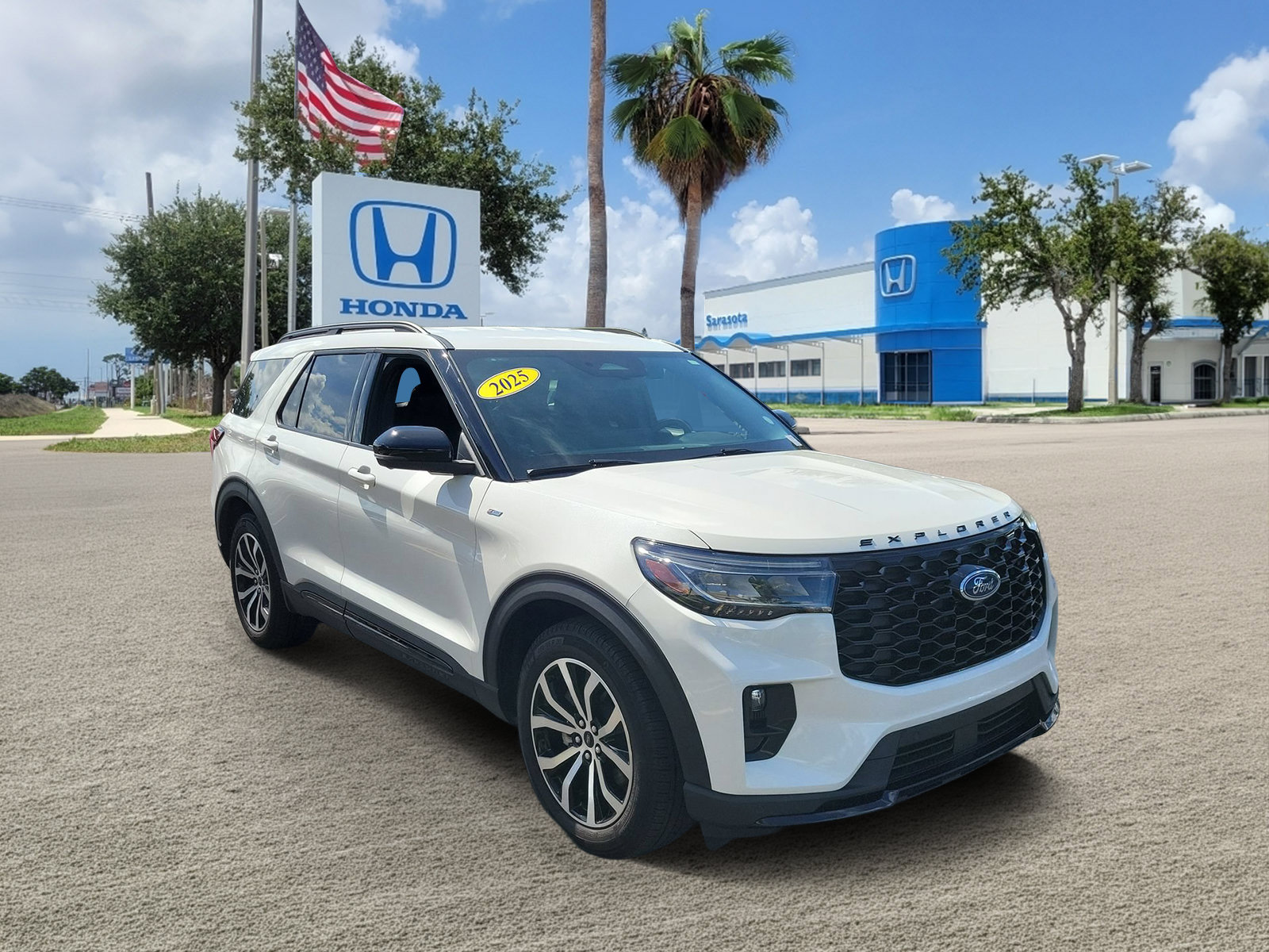 Used 2025 Ford Explorer ST-Line w/ Premium Package RWD image 1