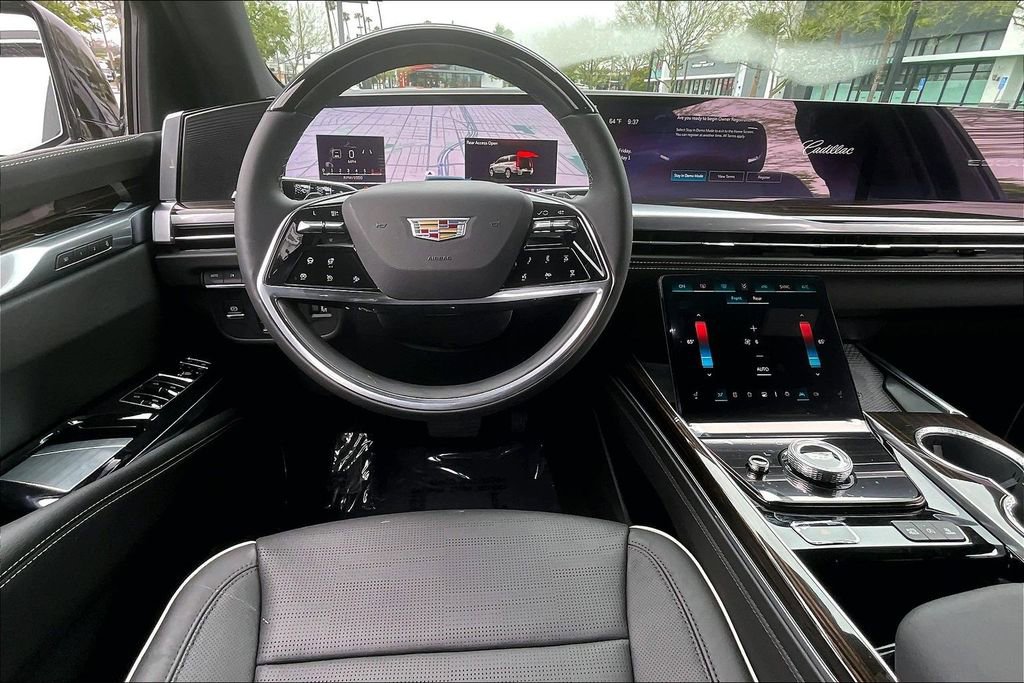 New 2026 Cadillac Escalade Luxury w/ LPO, Floor Liner Package AWD/4WD image 20