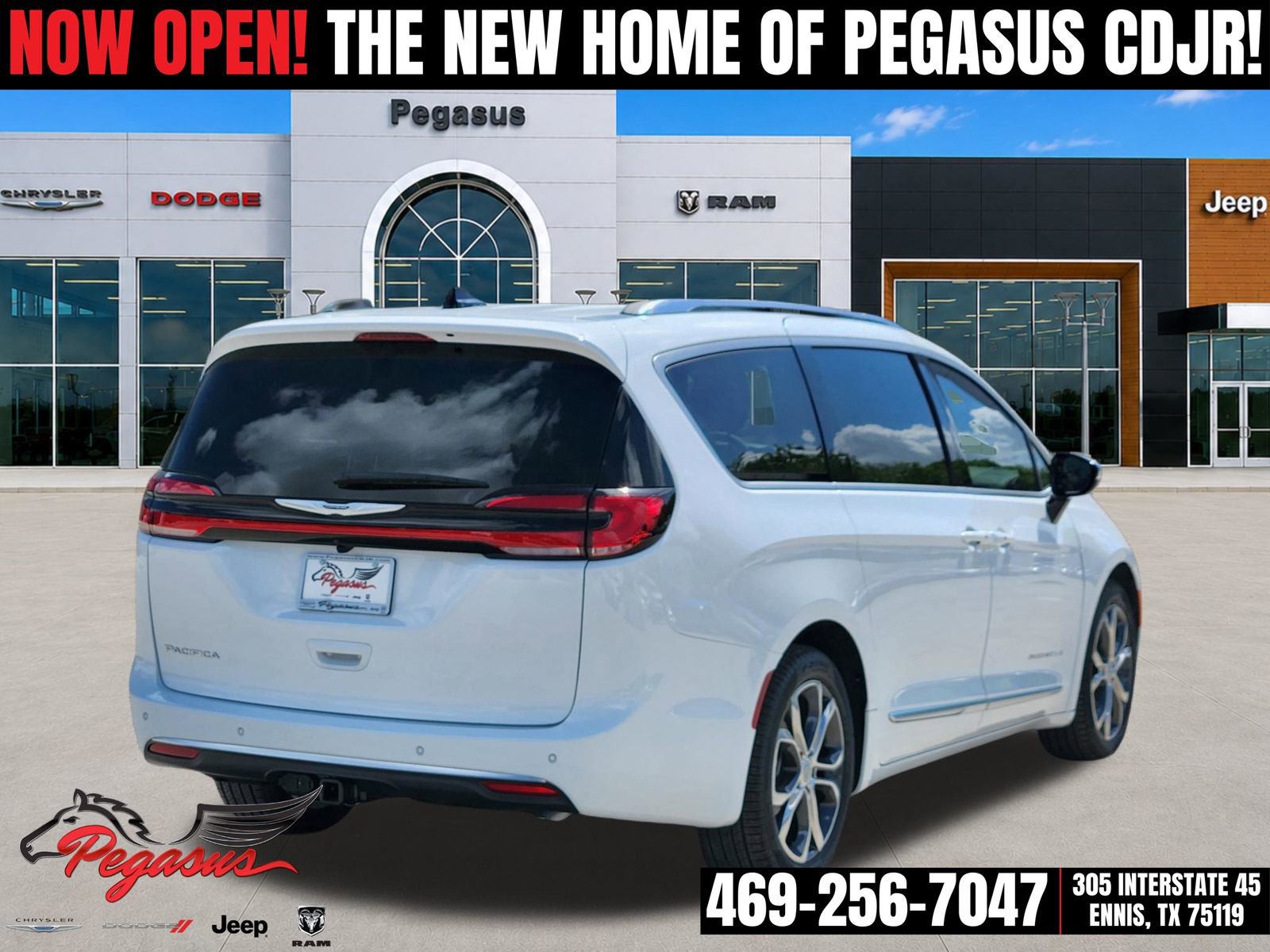 New 2026 Chrysler Pacifica Pinnacle w/ Trailer Tow Group FWD image 4