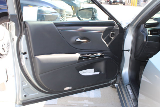 Certified 2025 Lexus ES 350 w/ Accessory Package (Z2) FWD image 11