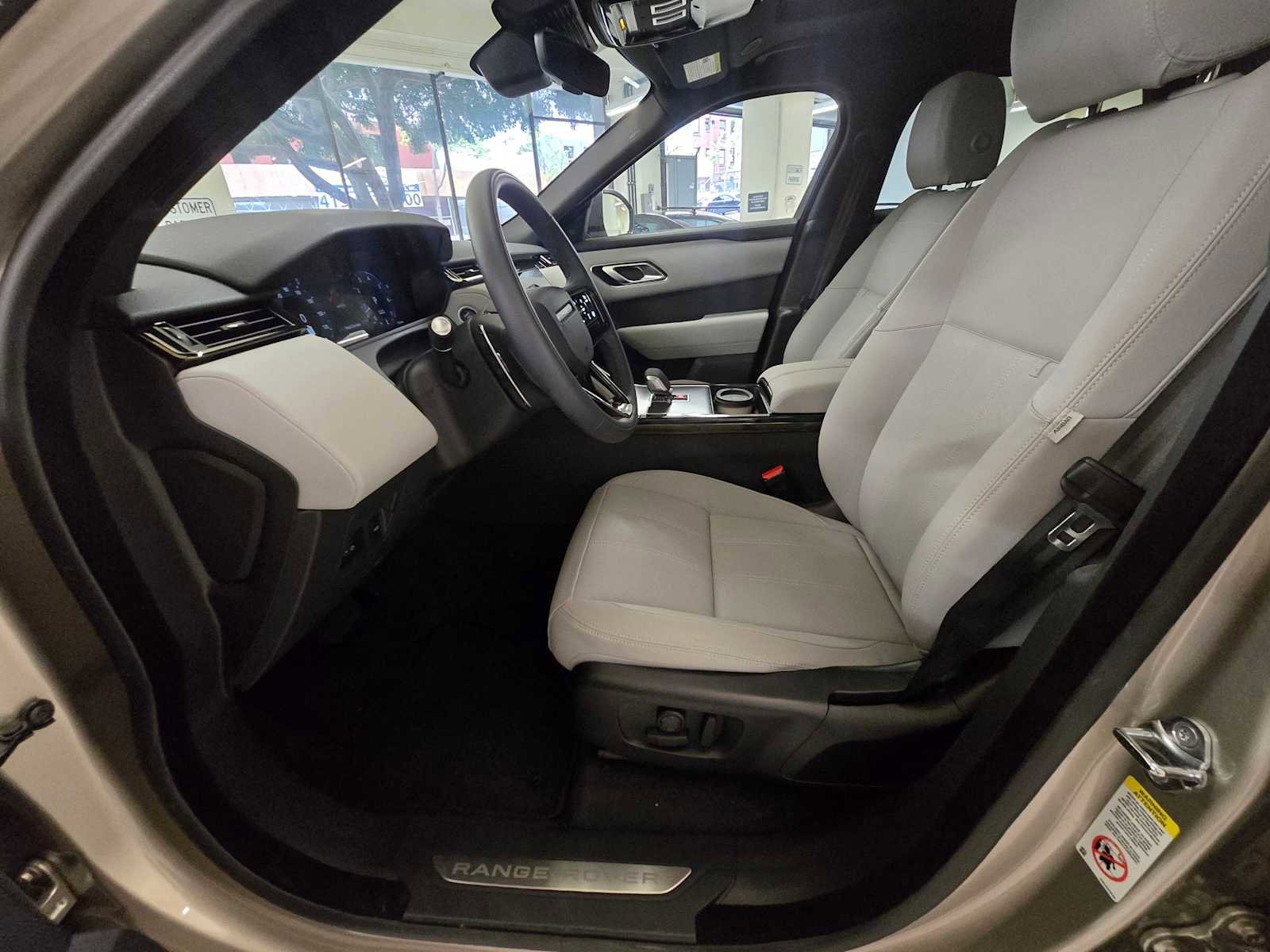 Used 2026 Land Rover Range Rover Velar S AWD/4WD image 19