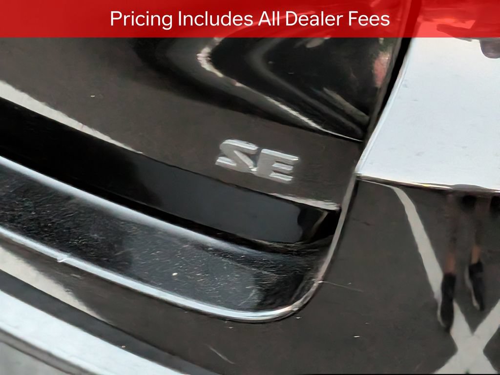 Used 2017 Toyota Highlander SE FWD image 8