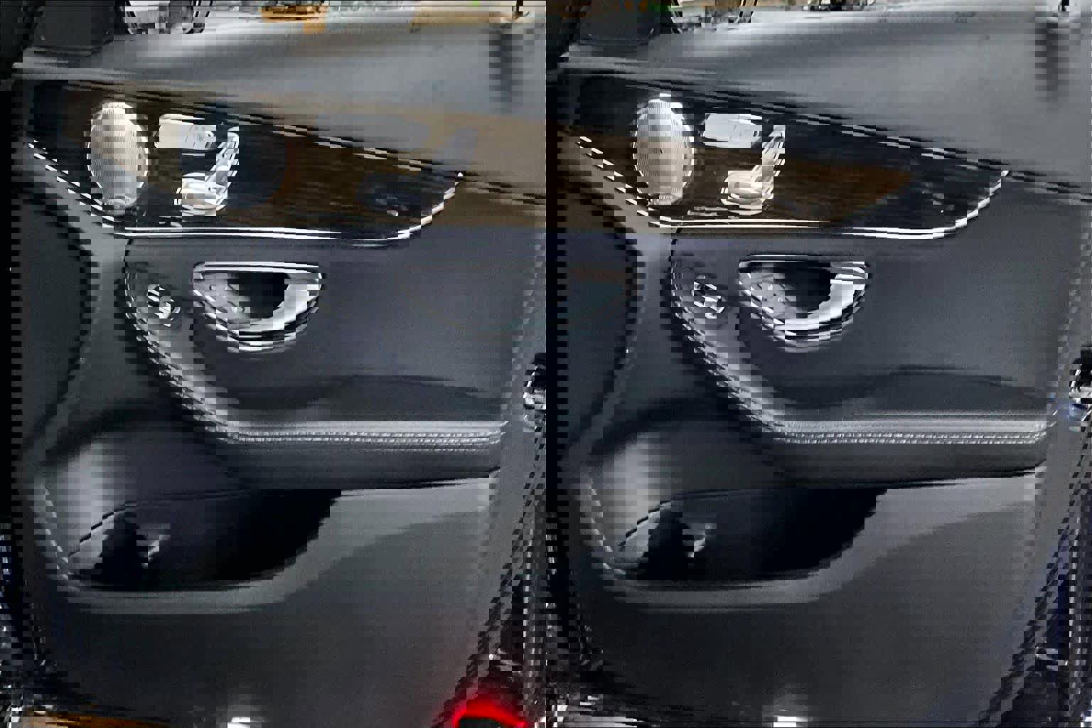 Used 2020 Mercedes-Benz C 300 4MATIC Sedan image 26