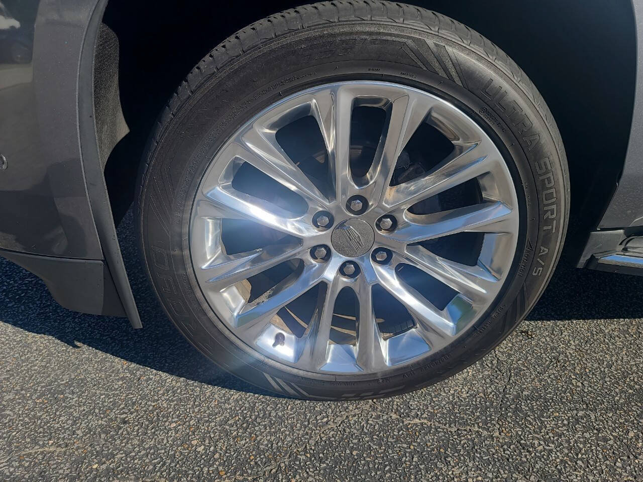 Used 2019 Cadillac Escalade Luxury AWD/4WD image 12