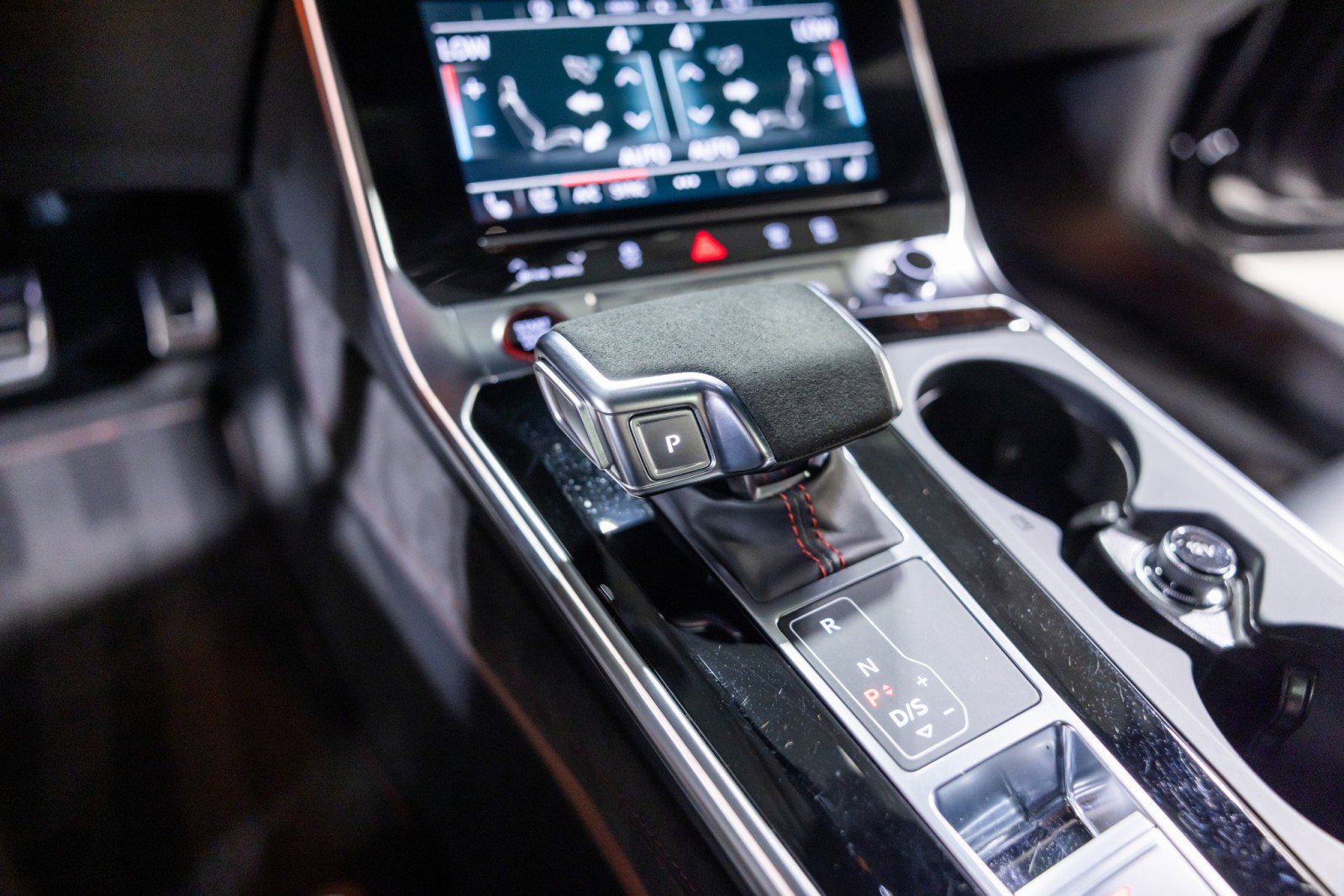 Used 2024 Audi RS 6 performance AWD/4WD image 43