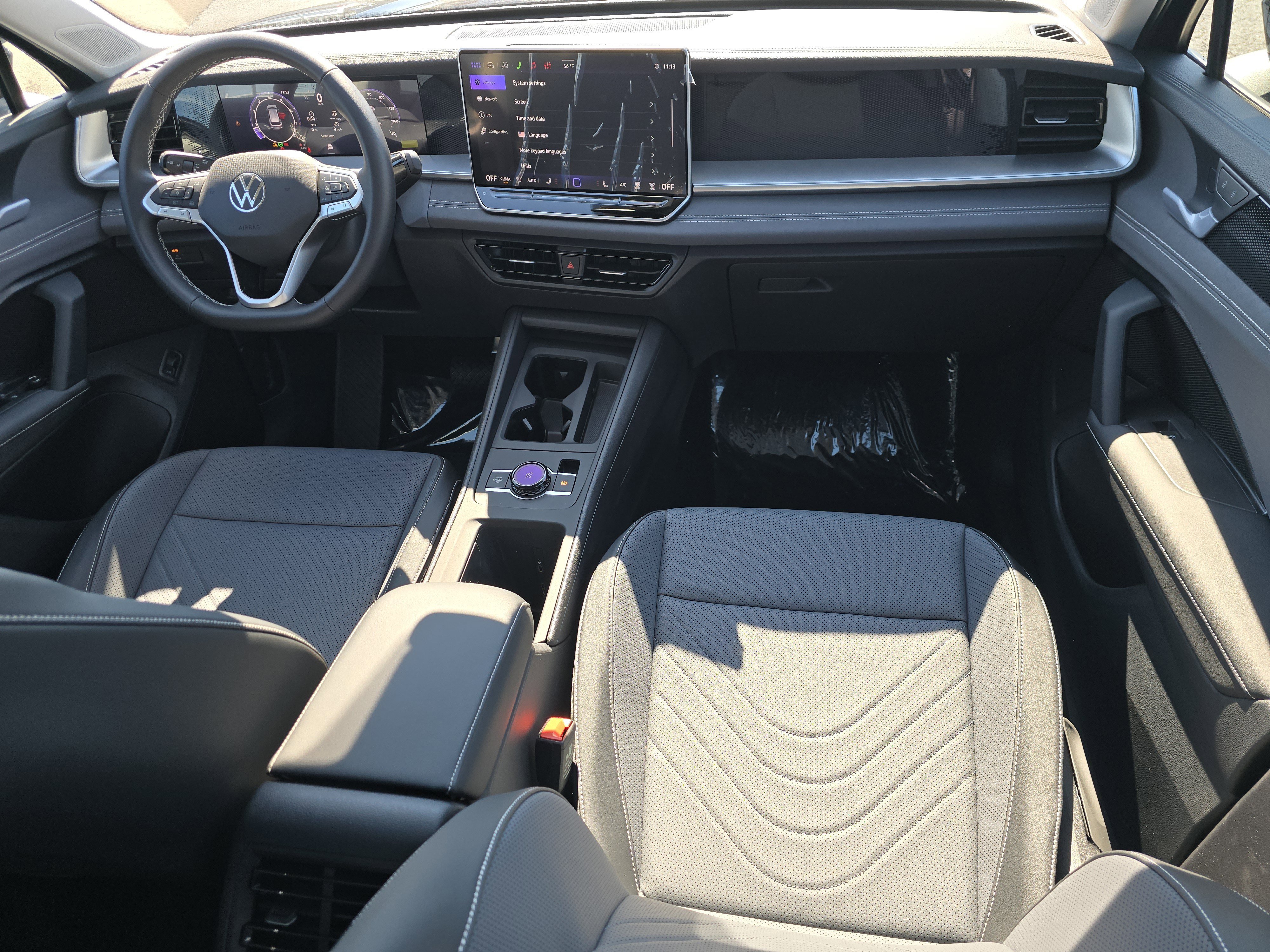 New 2026 Volkswagen Tiguan SE FWD image 18