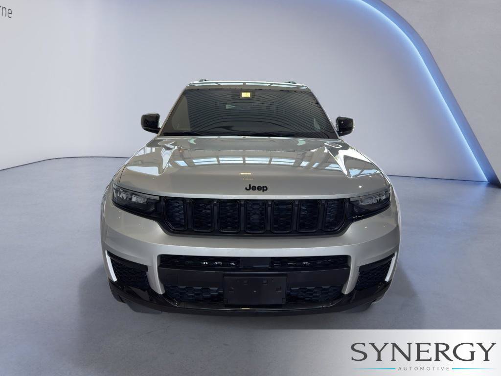 Used 2025 Jeep Grand Cherokee L Laredo AWD/4WD image 2