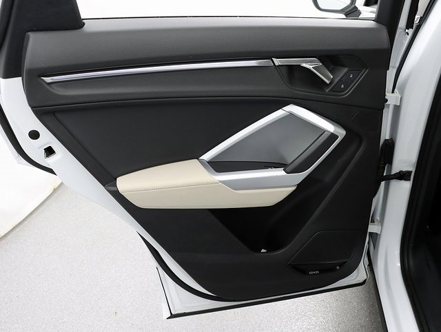 Used 2022 Audi Q3 2.0T Premium Plus w/ Premium Plus Package image 26