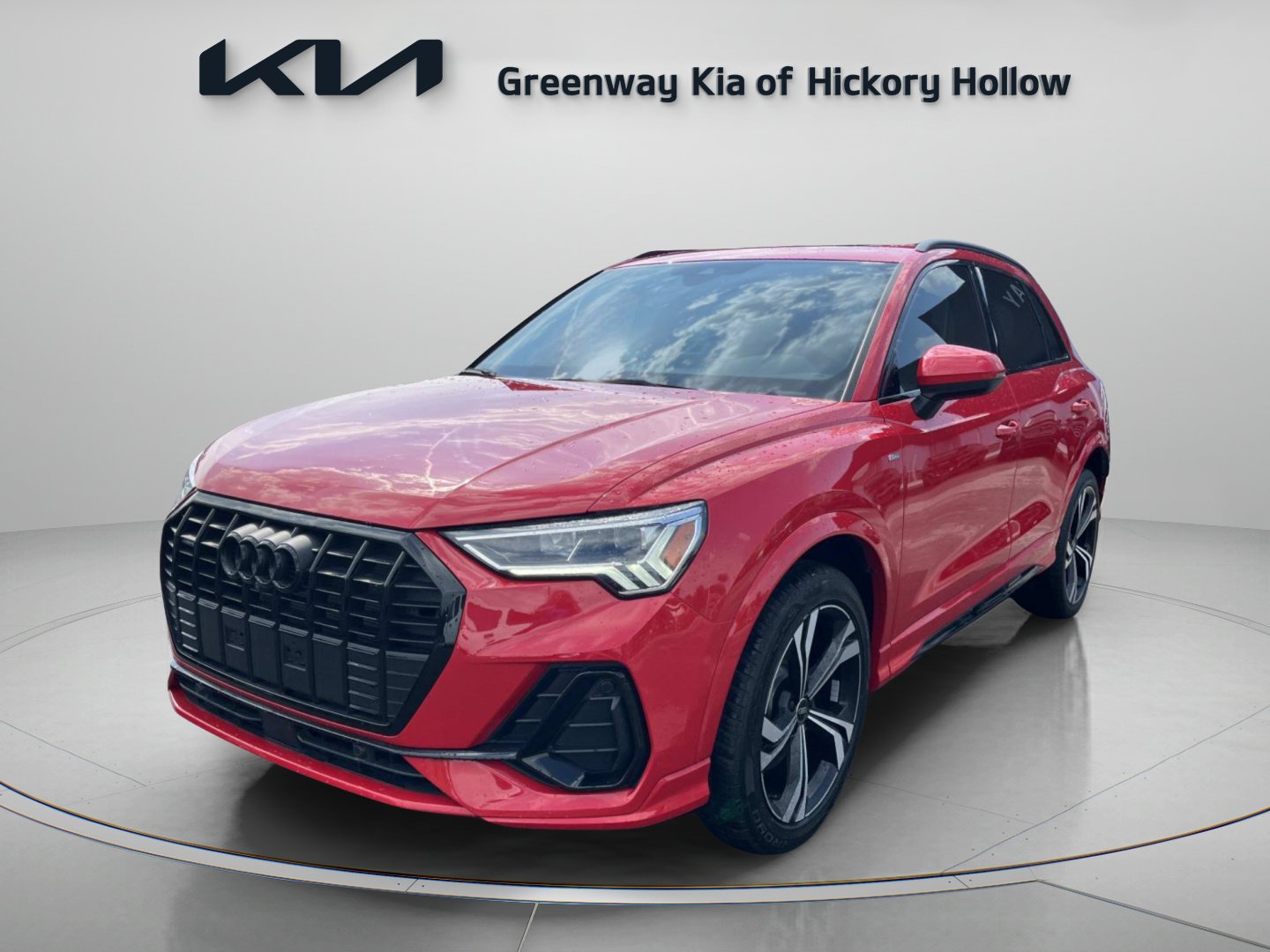 Used 2024 Audi Q3 2.0T Premium Plus w/ Premium Plus Package AWD/4WD image 3