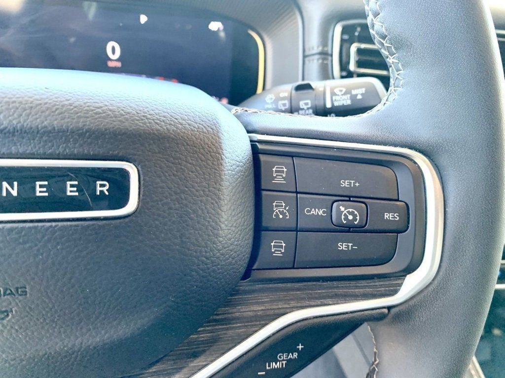 Used 2024 Jeep Wagoneer Series II w/ Flexible Seating Group AWD/4WD image 36