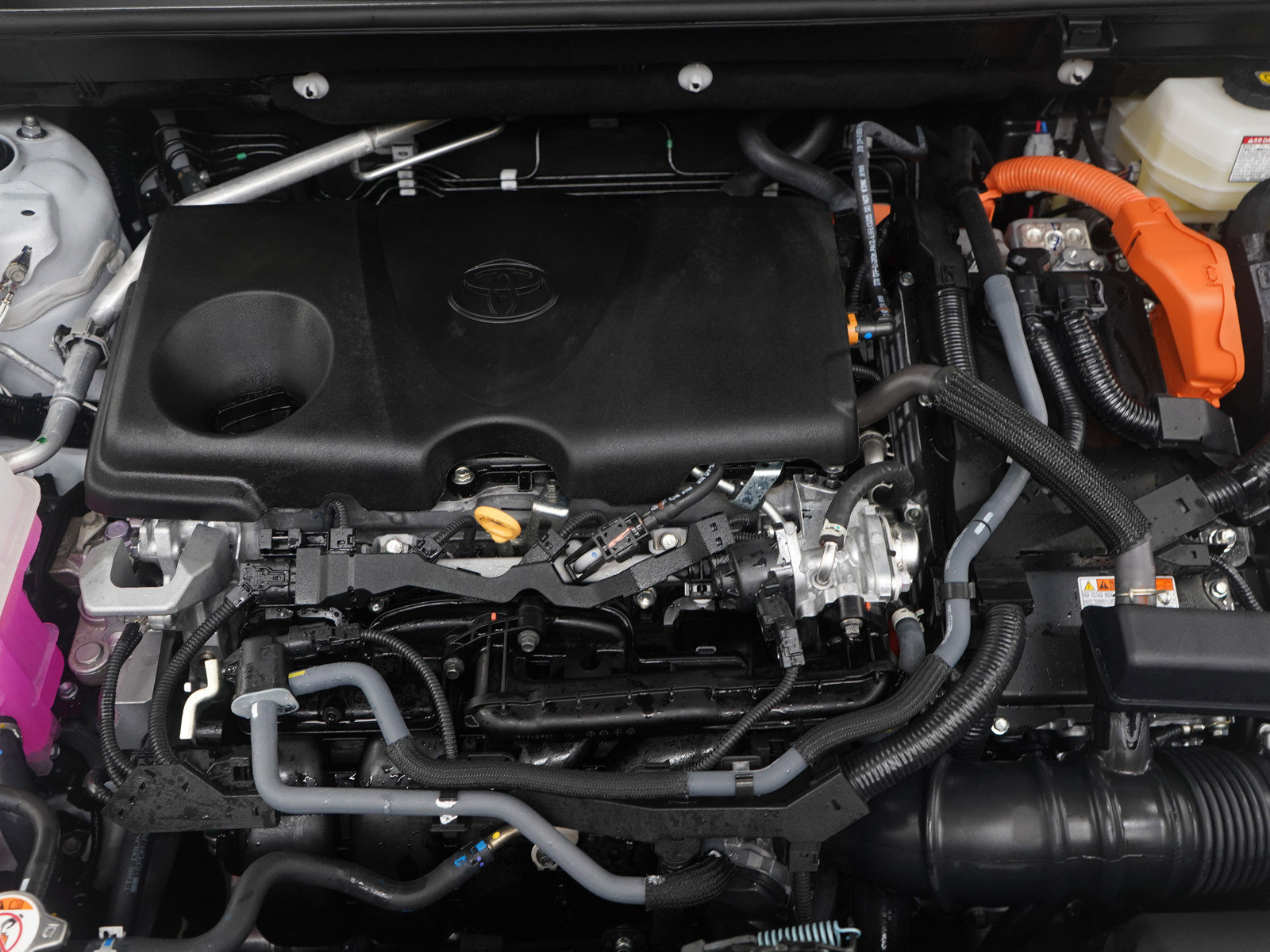 Used 2024 Toyota RAV4 XSE w/ Advanced Technology Package image 30